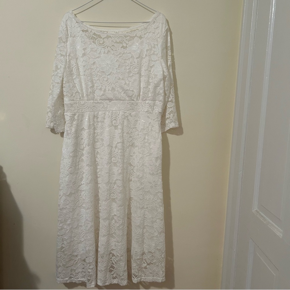Dress Size XL Extra Large Lace Overlay White with 2 Pockets and Side Zipper